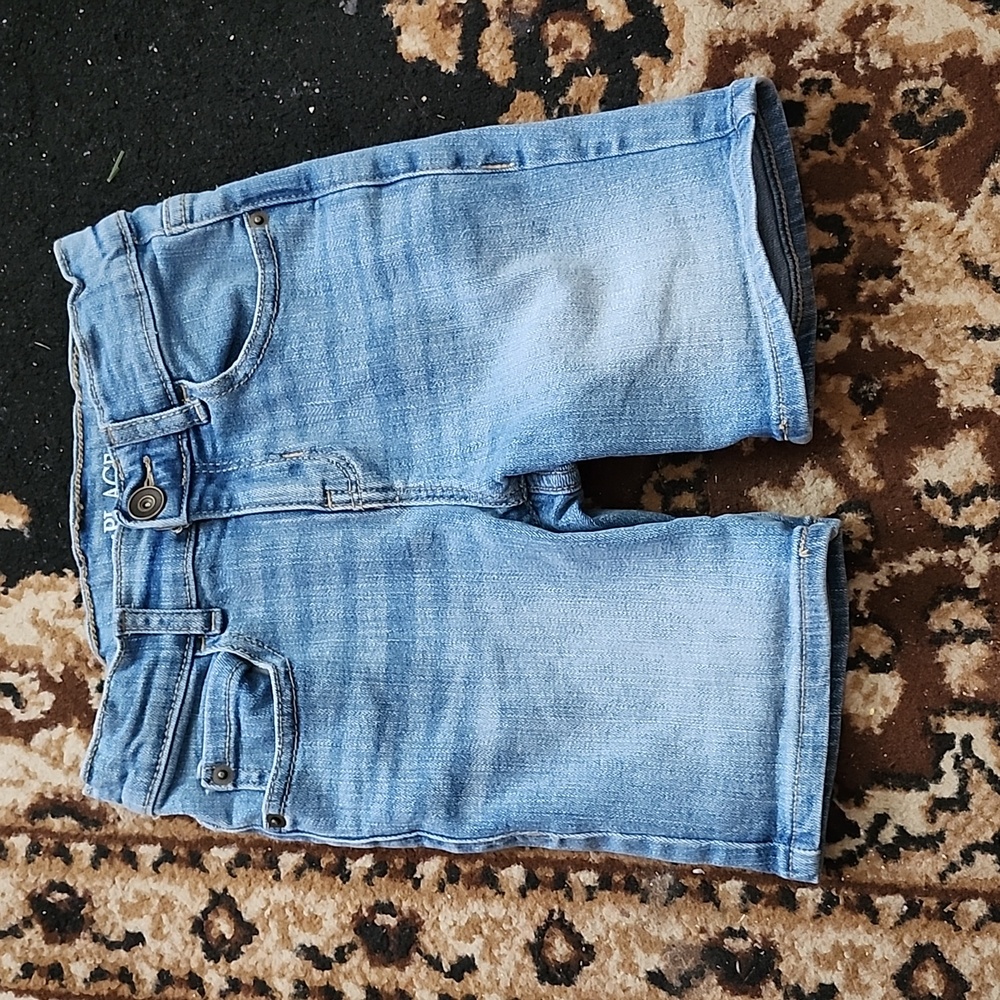 Place Bermuda length denim shorts; Size: 4, Color: Blue